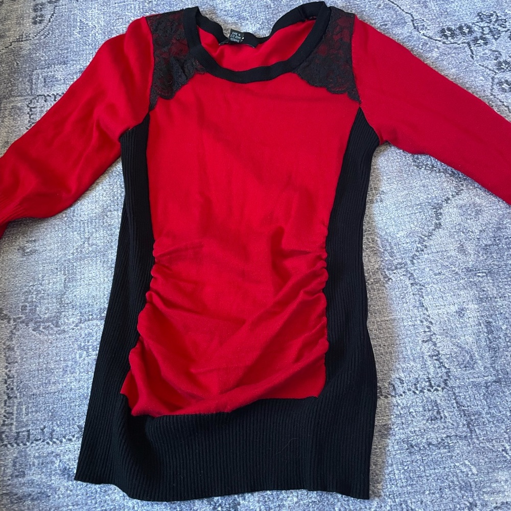 3/4 sleeve black and white lace detail sweater